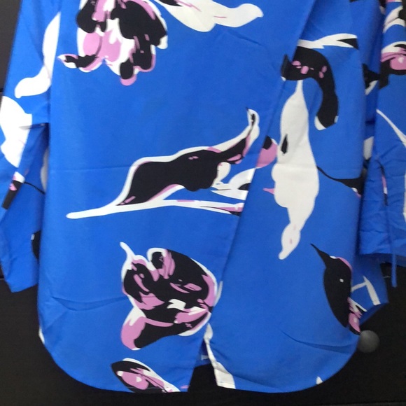 Size Small Vibrant Colors Top - Picture 7 of 8